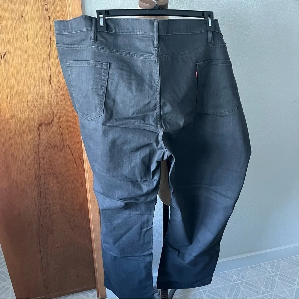 LEVIS Men's sz 60 x 32 541 Dark Gray Zipper Fly Jeans Denim